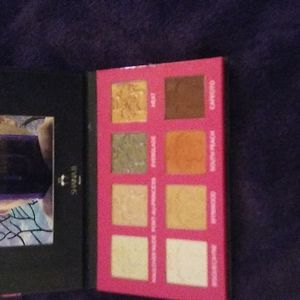 Miami eyeshadow pallet